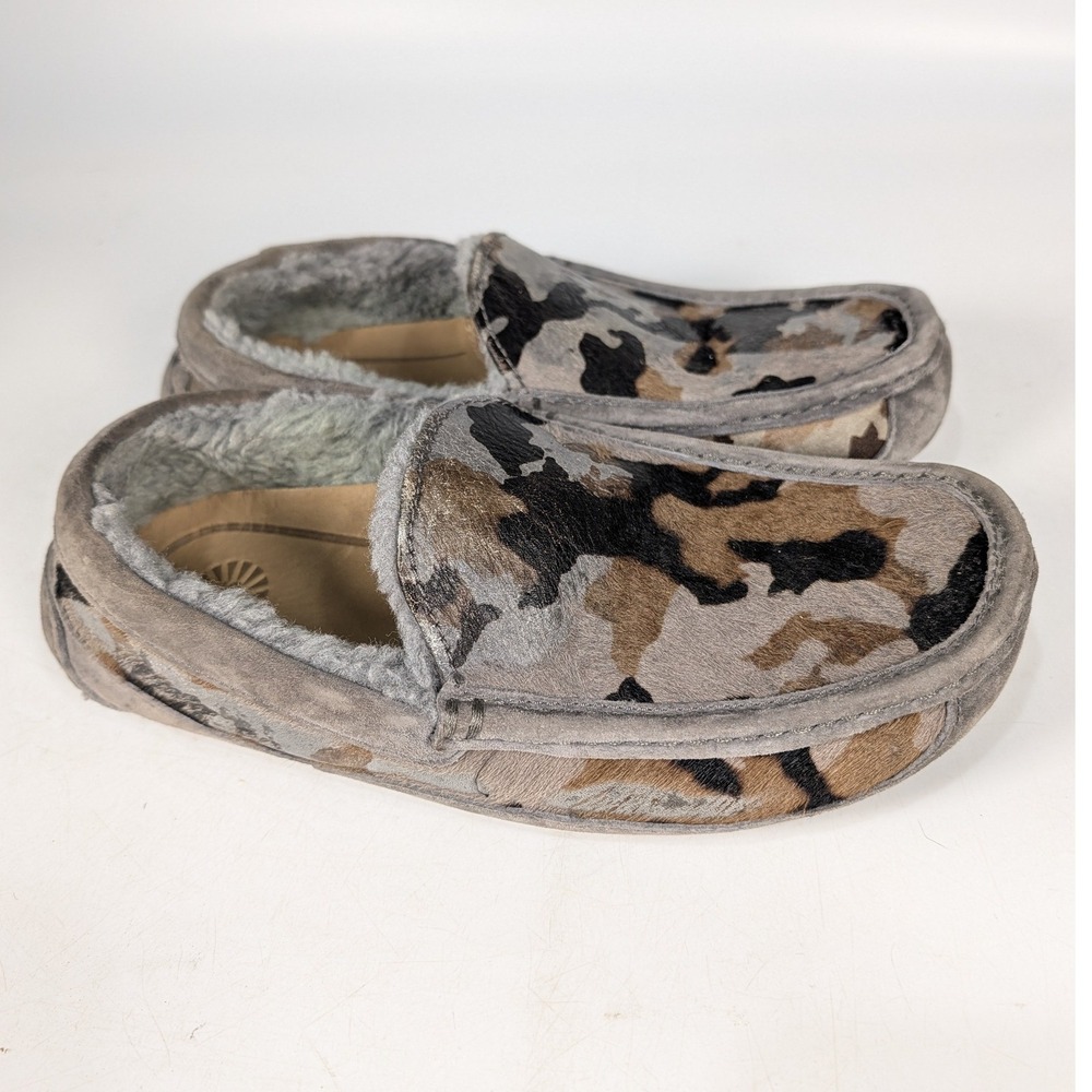 UGG Ascot Camo Calf Hair Moccasin Slippers Mens 10 Grey Brown 1003568 Loafers - Picture 2 of 4